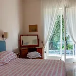Donna Elisa Σορέντο
