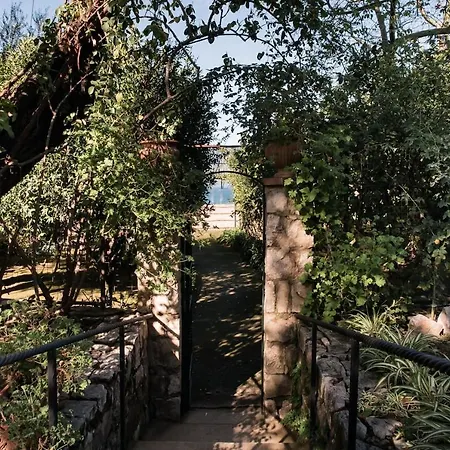 Vila Donna Elisa *